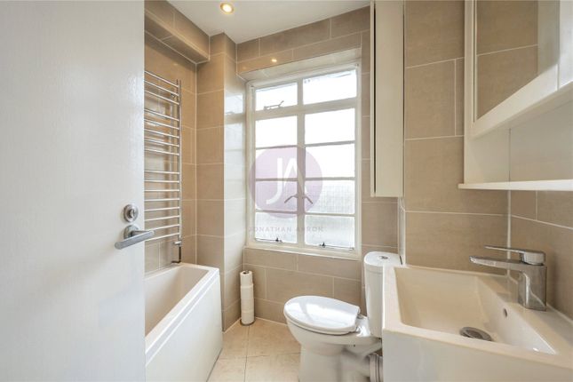 Flat to rent in Rossmore Court, Marylebone, London