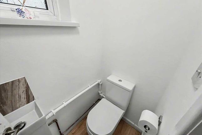 5, Parklands Crescent, Porth photo 4
