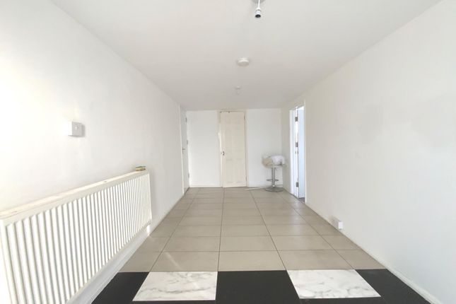 36, Riley Avenue, Clacton-On-Sea photo 3