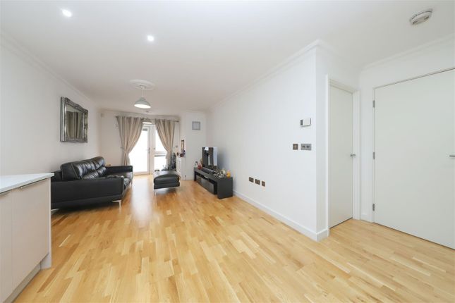 27, Kew Apartments, 3 Wintergreen Boulevard, West Drayton photo 3