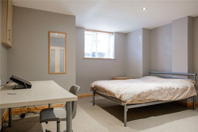 5, Newport Gardens, West Yorkshire photo 4