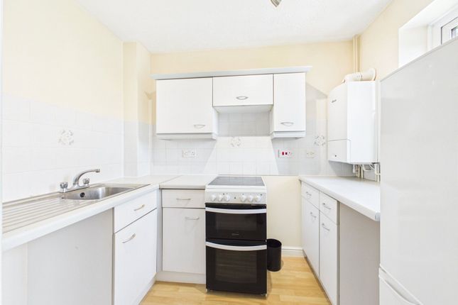 23, Buscombe Gardens, Gloucester photo 4
