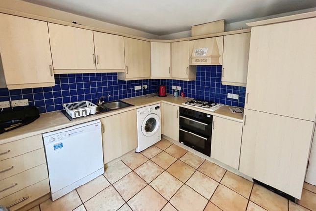 27, Pencarrow Close, Manchester photo 3