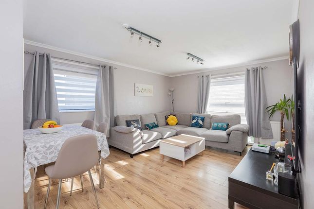 Thumbnail Flat for sale in Cypress House, Eden Close, Langley
