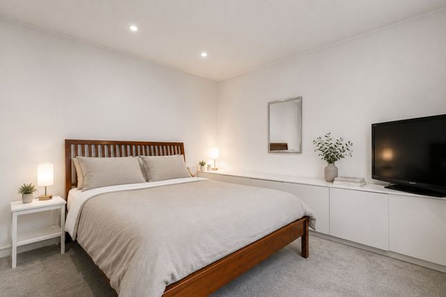 A, 44 Amwell Street, London photo 3