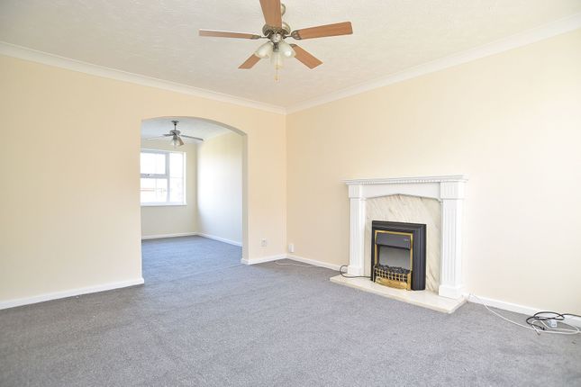 4 Larkspur Grove, Harrogate photo 4