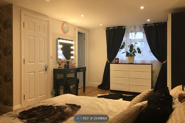 Springvale Avenue, Brentford photo 2