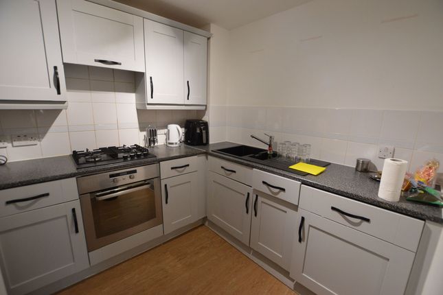 Flat to rent in Eastern Avenue, Ilford