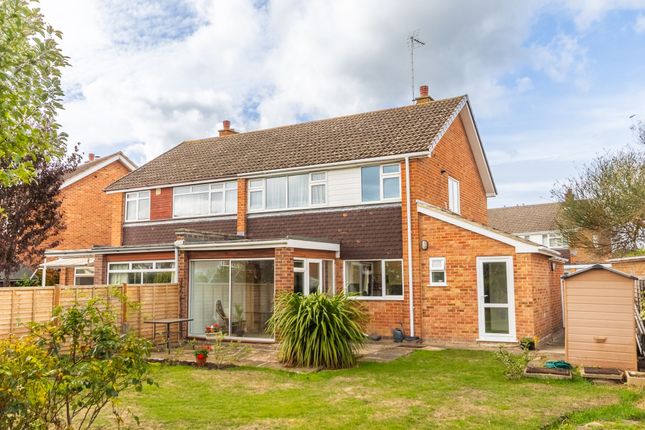 26 Barton Way, Cheltenham photo 4