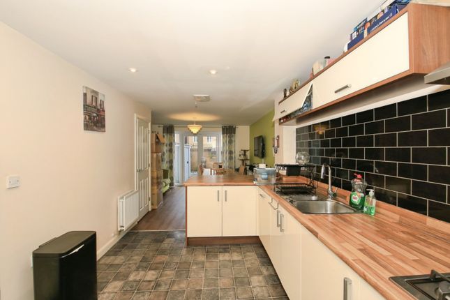 23, Teasel Way, Peterborough photo 4