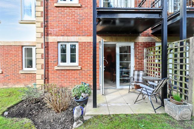 Pegasus Court, Flat 13, 83, Silver Street, Nailsea photo 2