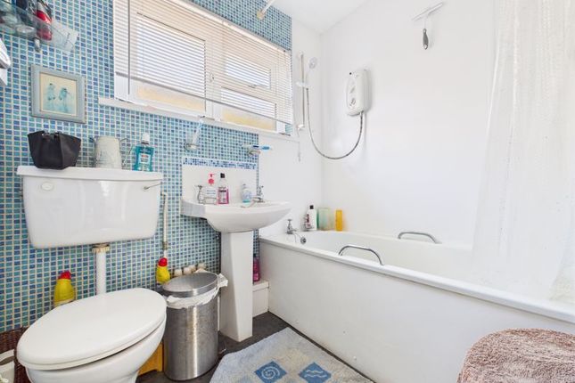 45, Tregrea Estate, Camborne photo 3