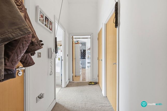 21,5 Hillside, Holywell Heights, Sheffield photo 4
