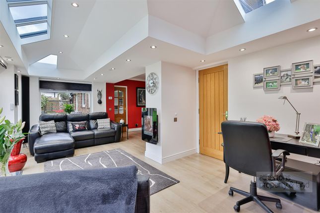 12, Knowsley Road West, Clayton-le-Dale photo 2