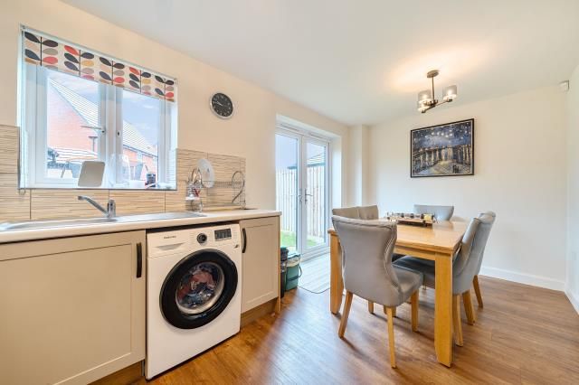 10, Baileys Crescent, Abingdon photo 4