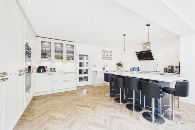 21 Woodland View, High Wycombe photo 4