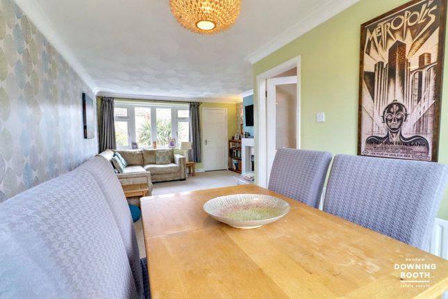 6, Thornes Croft, Stonnall photo 2