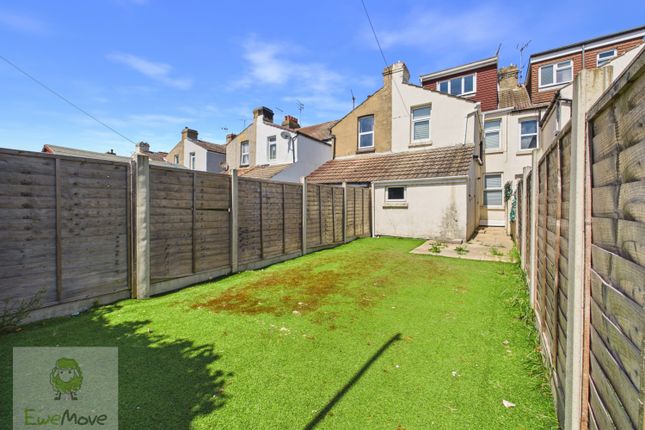 35, STROVER STREET, GILLINGHAM photo 4