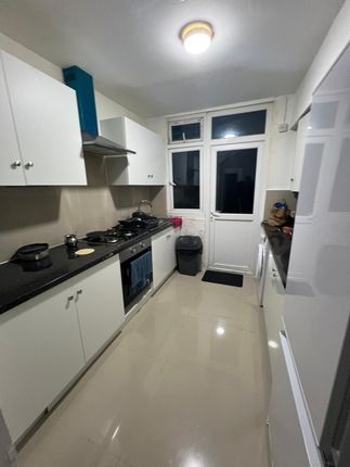 Three Bedroom House Ideal For Working Families Only- Â£2450 Pcm