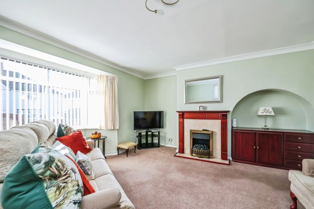 2, Manesty Crescent, Nottingham photo 3