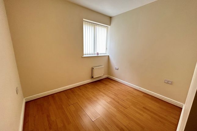 Flat for sale in New Chester Road, Birkenhead