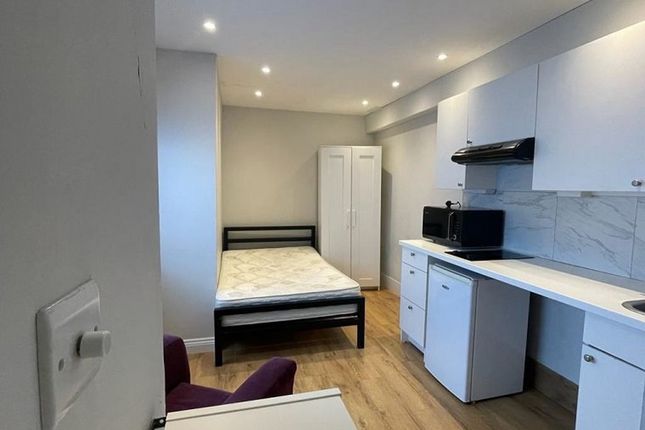 Studio to rent in Gloucester Place, London