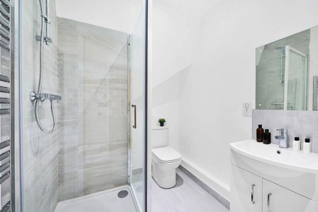 1, Beverston Mews, London photo 5