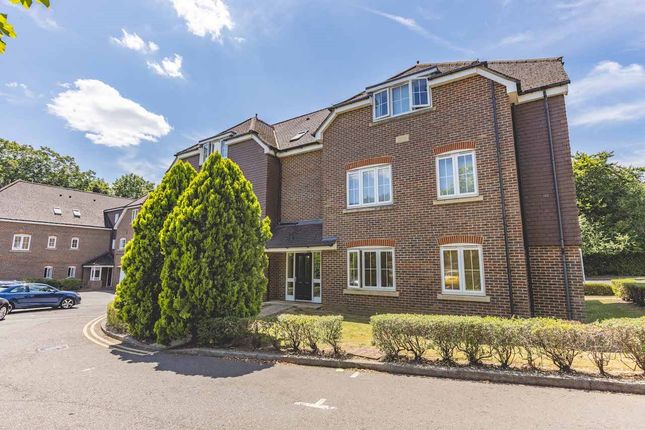 19, Cranwells Lane, Farnham Common photo 2