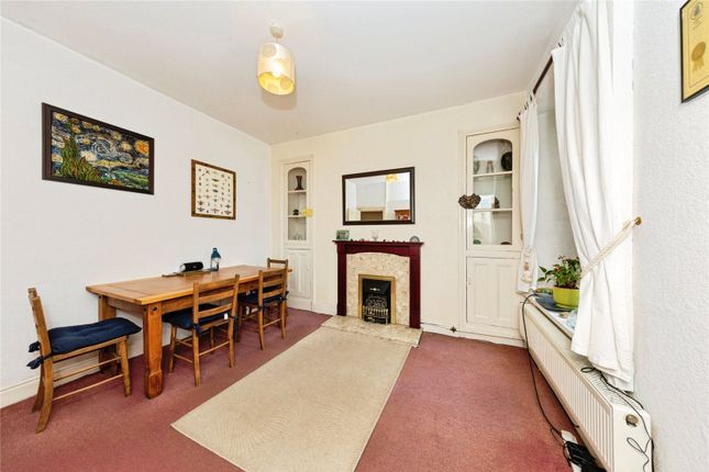 25, Station Road, Carmarthenshire photo 3