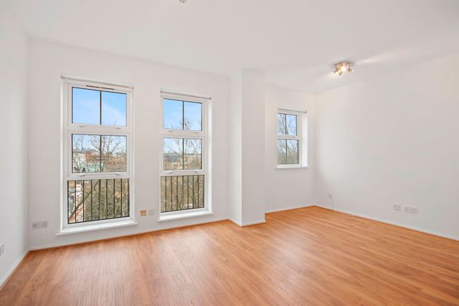 Flat for sale in Grange Road, London