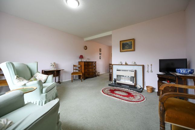 25, Woodbrook, Charing photo 4