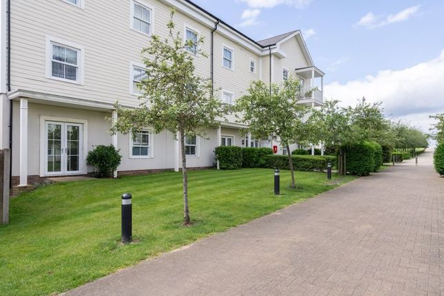 Thumbnail Flat for sale in Sherbrooke Way, Worcester Park