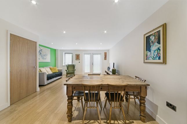 35, Fairthorn Road, London photo 3
