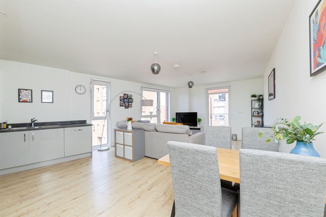 13, Clavering Court, The Ridgeway, HERTFORD photo 3