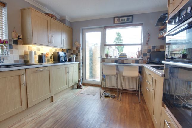 27, Cawood Drive, Hull photo 4