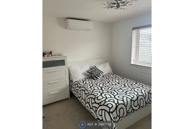 Woodend Close, Grays photo 4