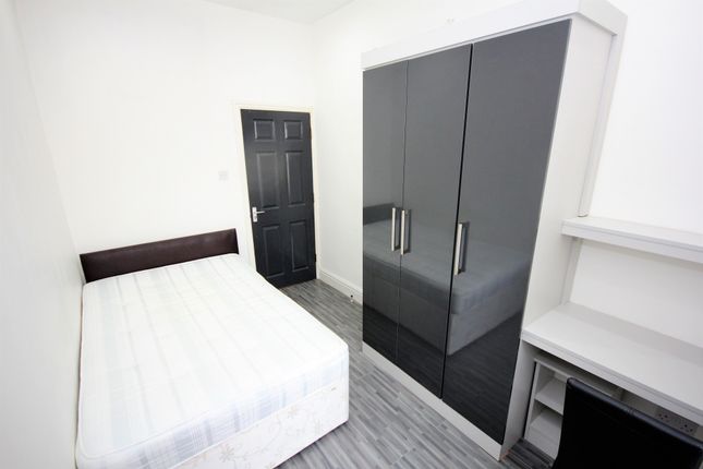 Flat to rent in St. Marks Road, Preston, Lancashire