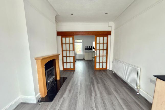 13, Russell Rise, Bedfordshire photo 2