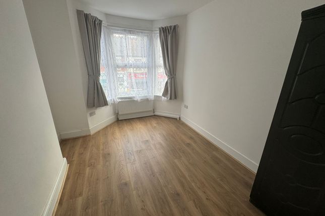 34, Palmerston Road, Walthamstow photo 2