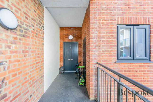 Flat for sale in High Street, Reading