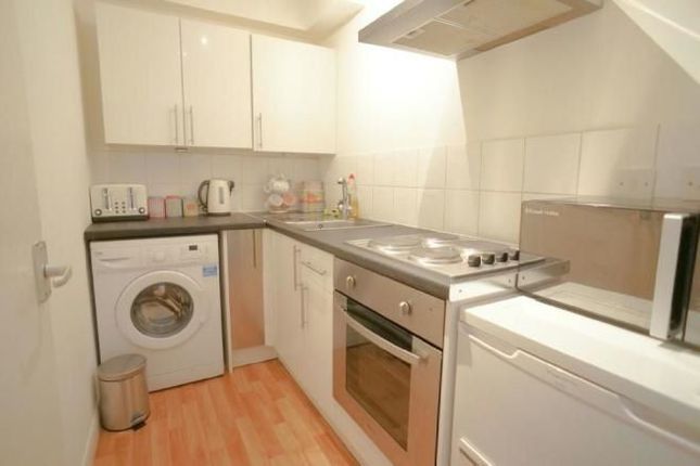90, Manor Road, Wallington photo 4