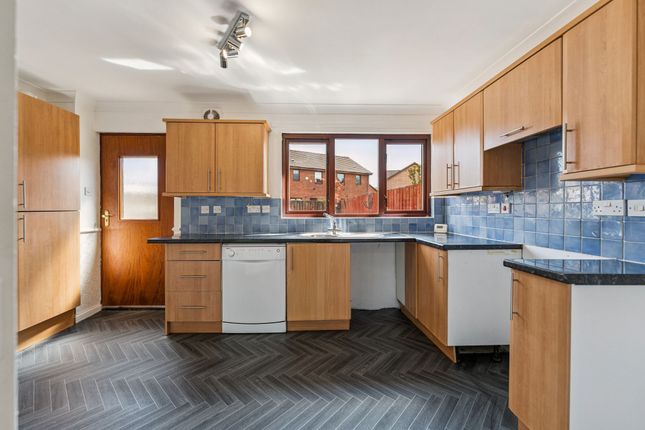 18 Harbury Place, Glasgow photo 4