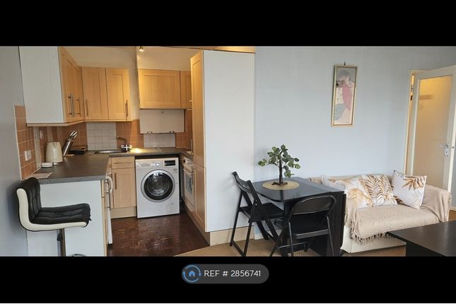 Flat, Kersfield House Kersfield Road, London photo 5
