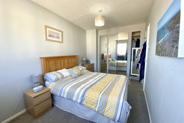 5, Ocean Crescent, Swansea photo 4