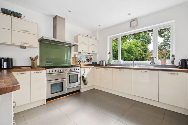 37 Kingsfield Road, Watford photo 3