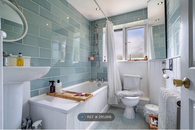 Derwent Drive, Priorslee, Telford photo 5