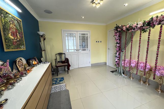 55, Woodlands Avenue, Ruislip photo 3