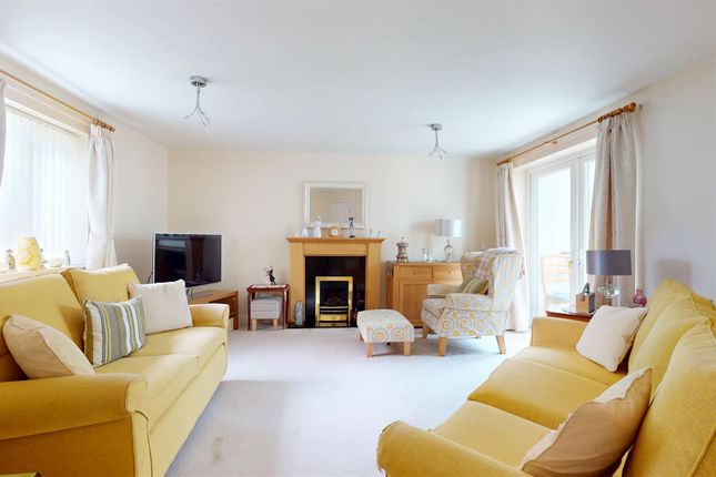 33, The Oval, Milton Keynes photo 3