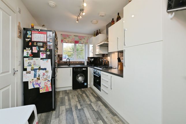 52, Whitney Drive, Peterborough photo 3