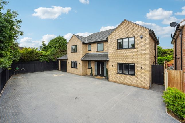 Thumbnail Detached house for sale in Highlands End, Chalfont St. Peter, Buckinghamshire